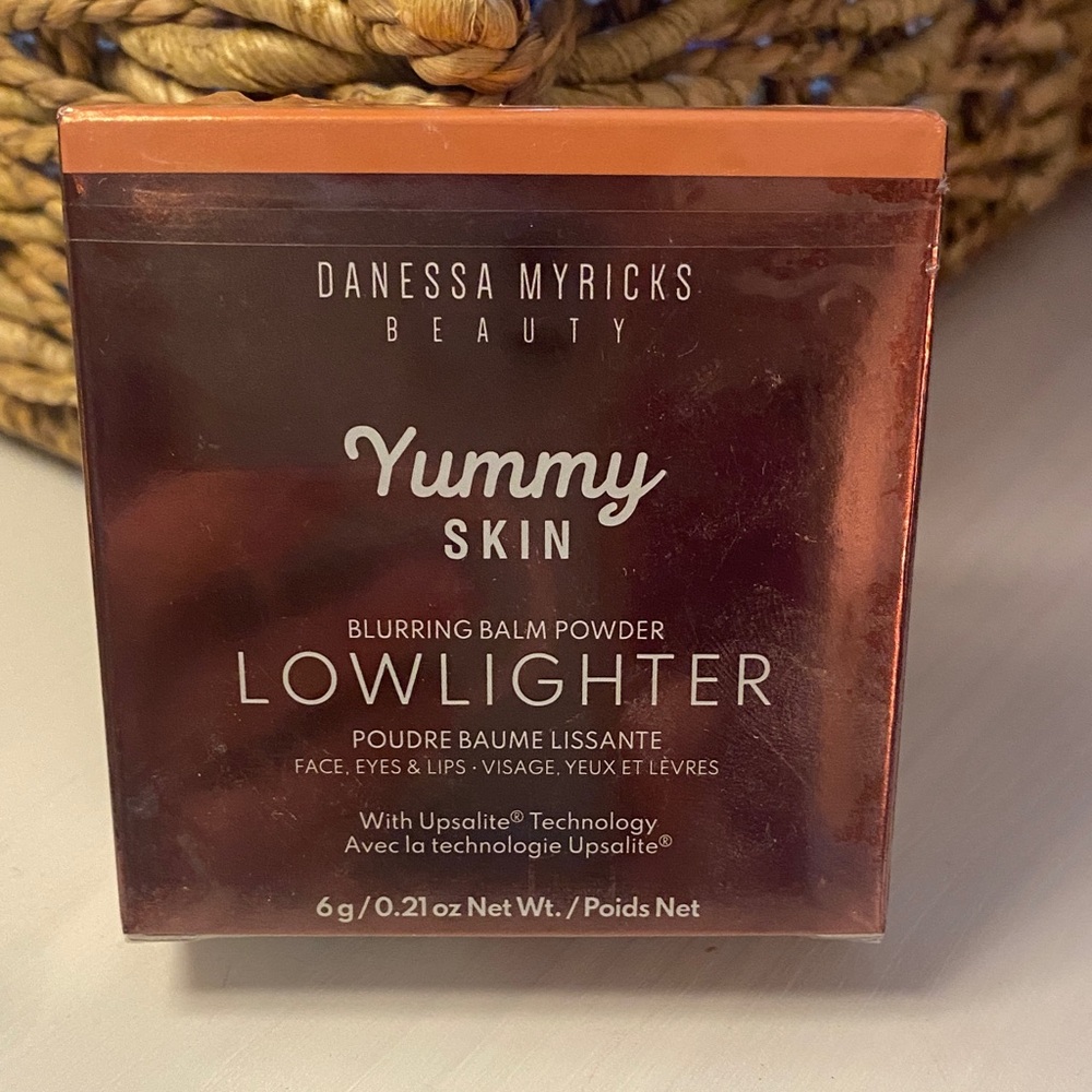 Danessa Myricks Beauty Yummy Skin Blurring Balm Powder - Lowlighter